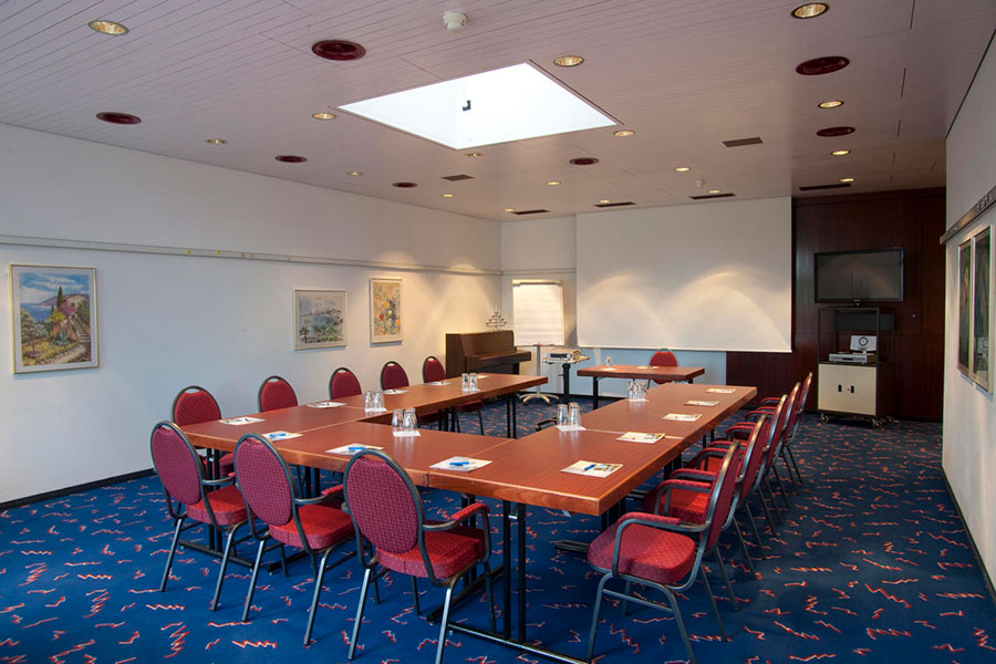 Bild-normal-Seminar-Meetings-Workshops-Schlossparkstube-Park-Hotel-Inseli-900x600